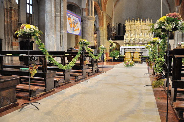 Allestimento matrimonio Basilica di Sant'Eustorgio Milano (by Patrizia Eventi)