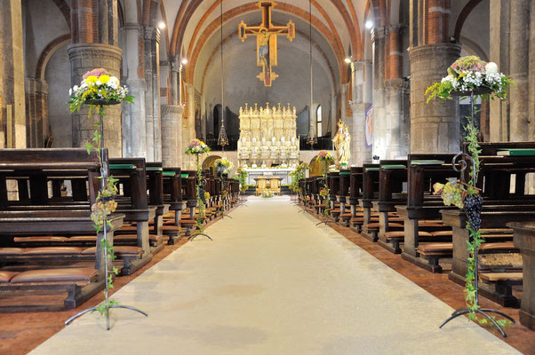 Allestimento matrimonio Basilica di Sant'Eustorgio Milano (by Patrizia Eventi)