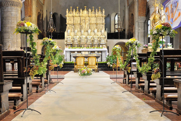 Allestimento matrimonio Basilica di Sant'Eustorgio Milano (by Patrizia Eventi)