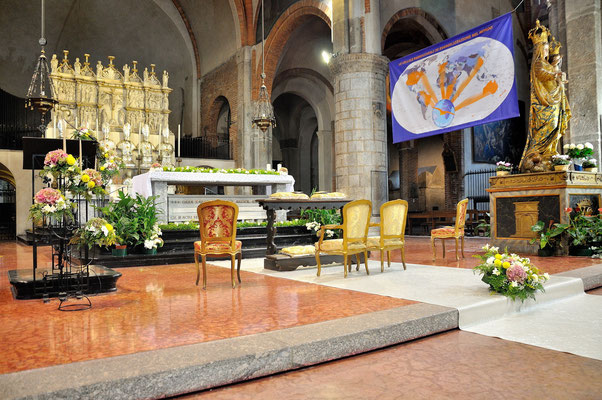 Allestimento matrimonio Basilica di Sant'Eustorgio Milano (by Patrizia Eventi)