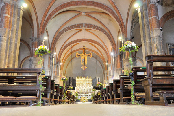 Allestimento matrimonio Basilica di Sant'Eustorgio Milano (by Patrizia Eventi)