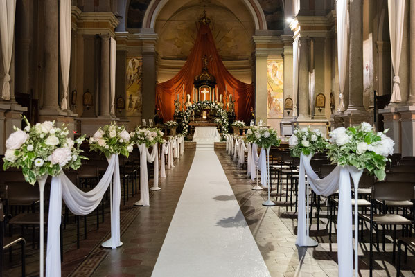 Chiesa di San Vittore - Locate di Triulzi (Mi) - Allestimento Matrimonio by PatriziaEventi