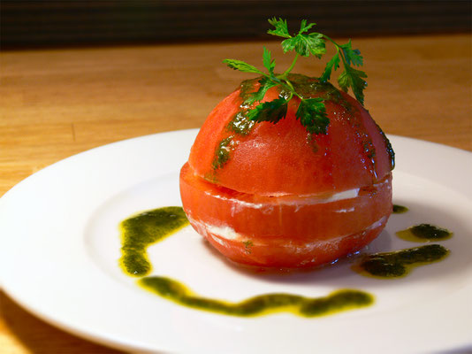 クリームチーズとトマトのさらだ バジルドレッシング