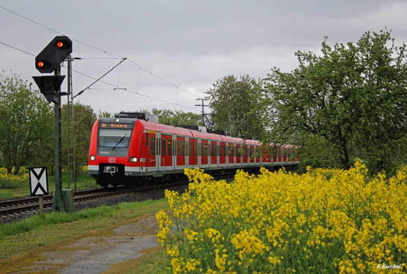 423 933 hat das Fahrtziel Kronberg am 15. April 2017 bald erreicht.