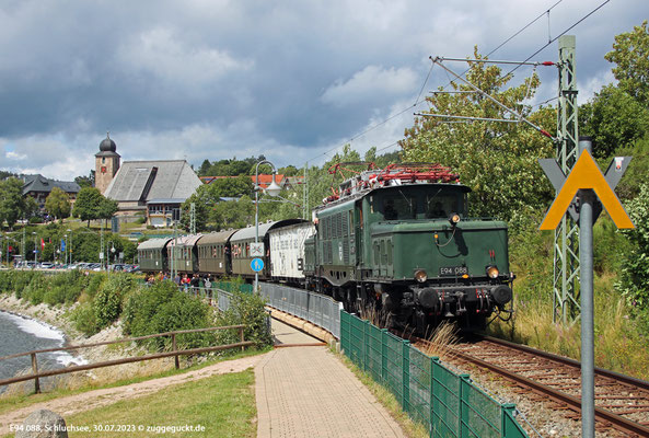 E94 088 am 30.07.2023 am Schluchsee im Schwarzwald.