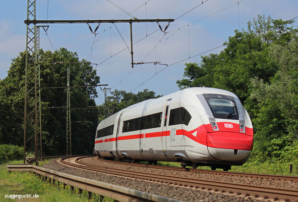 Am anderen Zugende ist ICE4-Tz 213 noch Corona-tauglich unterwegs, Hanau, 19. Juli 2021.