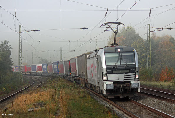 Am 18.Oktober 2017 wird 193 806 noch gut einen Monat lang für TX Logistik fahren, danach wird sie an DB Regio vermietet werden, hier bei der Durchfahrt in Wirtheim.