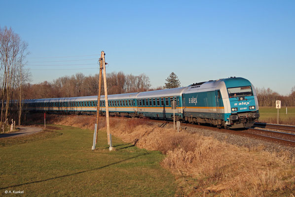 223 061 vor ALX 84140 nach Lindau am 2. Januar 2020 bei Stein.