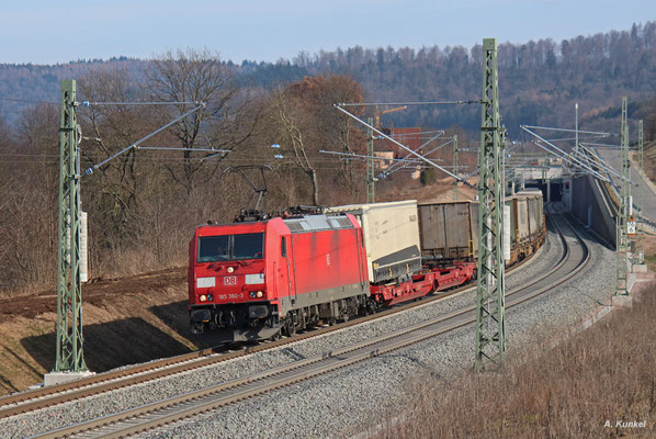 185 380 mit KLV am 27. Februar 2018 in Laufach.