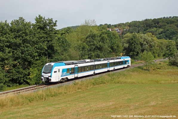 1427 000 / 1427 500 ist am 21.07.2023 zur Veranstaltung "125 Jahre Kahlgrundbahn" in Schöllkrippen zu Gast. Am Folgetag verlässt der Zug über die Kahlgrundbahn wieder den bayerischen Spessart in Richtung Berlin. Die Aufnahme entstand bei Mömbris.