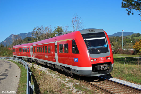 612 121 erreicht am 04. Oktober 2018 als RB 3887 nach Oberstdorf gleich Fischen.