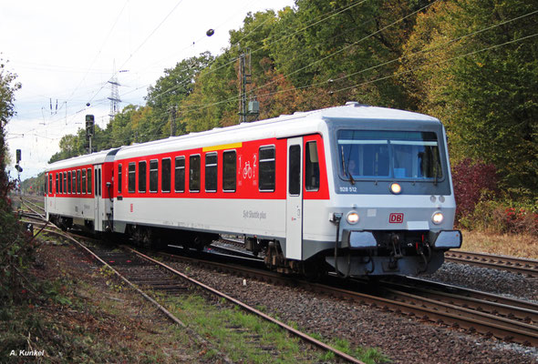 628 512 startet nach seinem Fahrtrichtungswechsel in Großkrotzenburg als Leerfahrt nach Aschaffenburg (01. Oktober 2018).