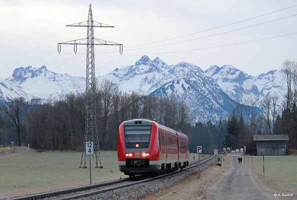 612 073 am 3. Januar 2020 als RE 3684 kurz vor Altstädten. "Gruß zurück!"