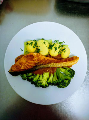 pavé de saumon, sauce façon Marco Pierre White