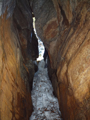 TI 357 Grotta della Forca III, ingresso dall'interno