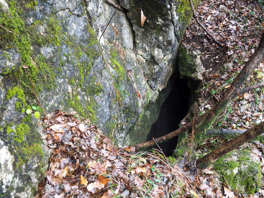 TI 187 Grotta Inversa, ingresso