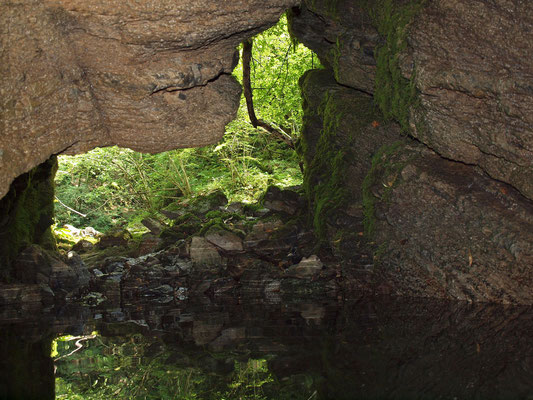 Grotta di Val della Crotta: dall'interno