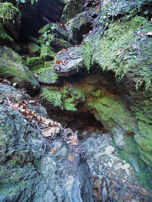 Grotta di Brughee, ingresso