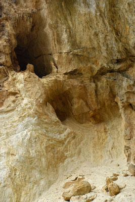 TI 387 Grotta Cavalasca II, ingresso