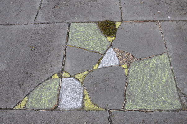 Minimal Streetart mit Straßenkreide