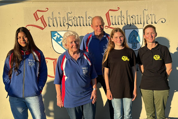 Sieger von links; Pistole, Nalynn Fahrni G300; Kat.D, Regula Kuhn, Kat. E Bruno Wegmann, U21 Lili Meier und Kat. A Rahel Burri .