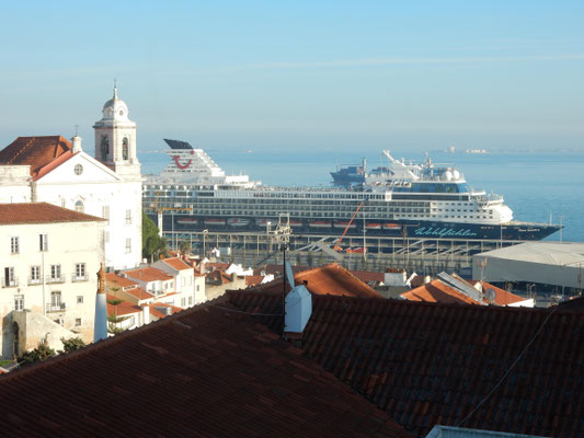 Blick vom Castelo de Jorge über die Stadt