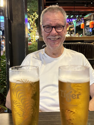 Tiger Pils bei Charlie's mit einem fantastischen Ausblick