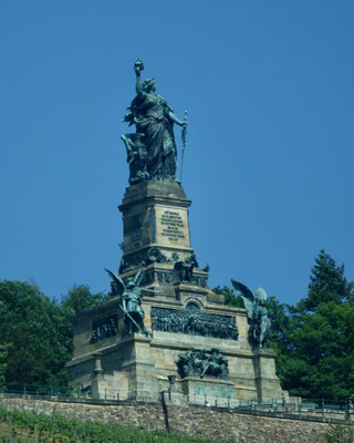 Die Wacht am Rhein... Das Niederwald Denkmal