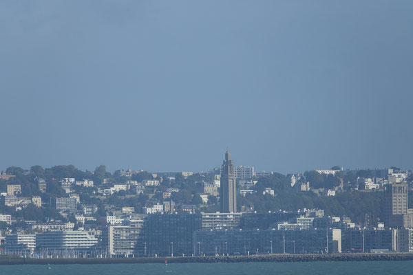 Dunstiger Blick auf Le Havre