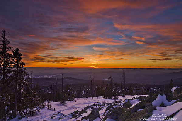 Nach Sonnenuntergang zeigt sich der Himmel in wunderbaren Farbtönen. 