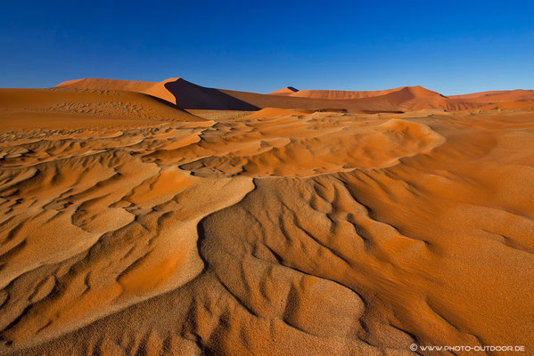 Die Dünen der Namib im Morgenlicht