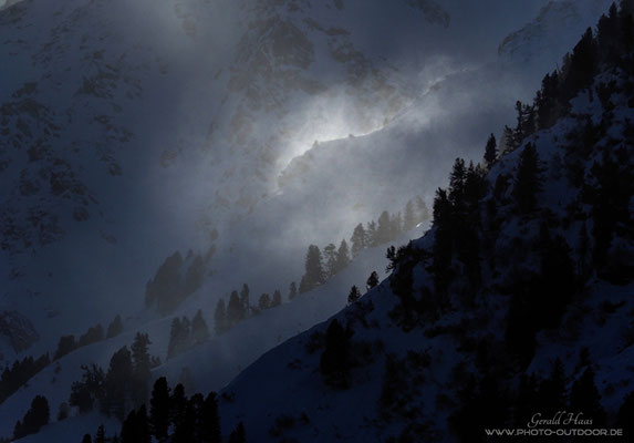 Jede Minute tauchen Lichtspots an unterschiedlichen Stellen auf und machen das Fotografieren unheimlich spannend.