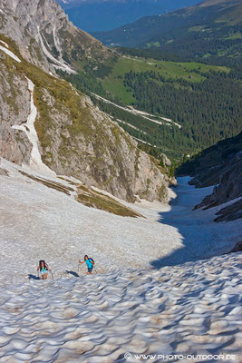 Steile Schneerinne beim Aufstieg zur Peitlerscharte