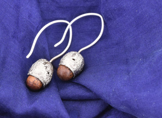 Eukaliptus in Silber mit Mahagoniholz Ohrring 329.-