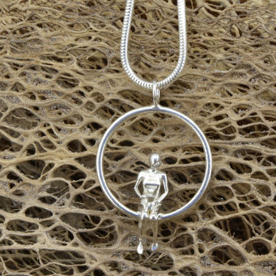  - Anina geniesst ein Kaffee - Anhänger ohne Kette 179.- Schlangenkette 130.-