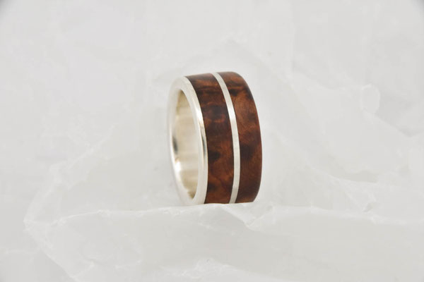 Thujawurzelholz mit Silberkombinierter Ring 570.-