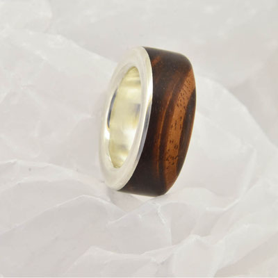 Tigerwood mit Silber kombinierer Ring 520.- 