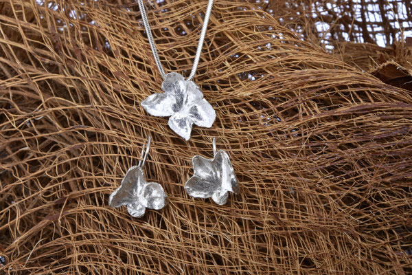  - Schneeball Blüten - Ohrschmuck 299.- Anhänger ohne Kette 229.- Schlangenkette 130.-