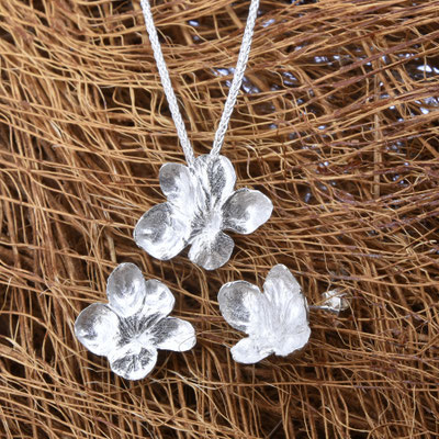 - Schneball Blüten - Ohrschmuck 299.- Anhänger ohne Kette 229.- 