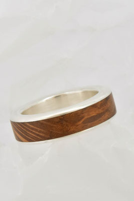 Australische Eiche mit Silber kombinierter Ring 570.-