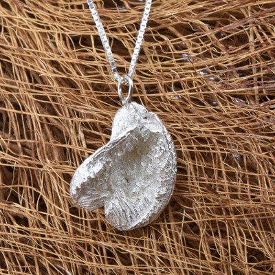 - Anhänger ohne Kette 229.- Venezianerkette 99.-