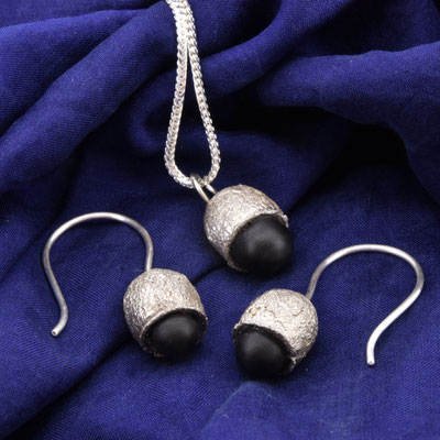 Eukaliptus in Silber mit Grenadillholz Ohrring 320.- / Anhänger ohne Kette 250.-
