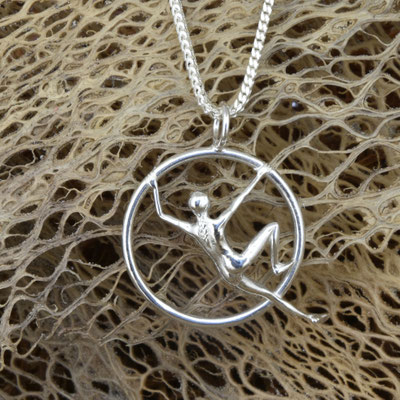  - Jael am klettern - Anhänger ohne Kette 170.- Bingokette 99.-