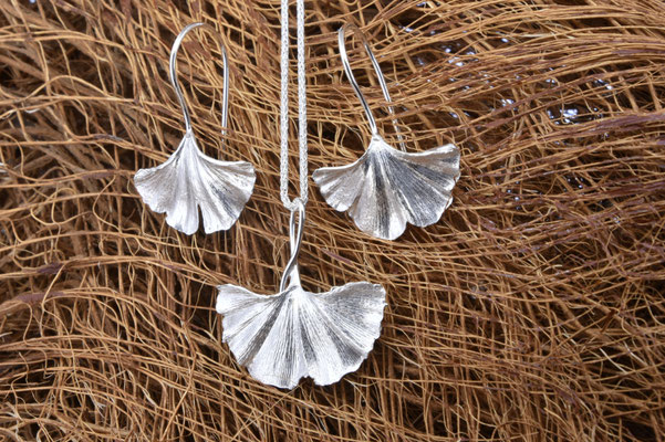 - Ginkgo blatt - Ohrschmuck 299.- Anhänger ohne Kette 229.- 
