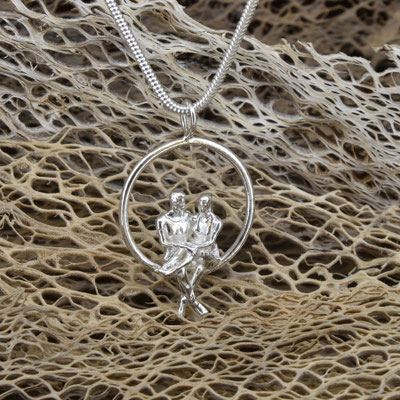 - Romina und Tony - Anhänger ohne Kette 219.- Schlangenkette 130.-