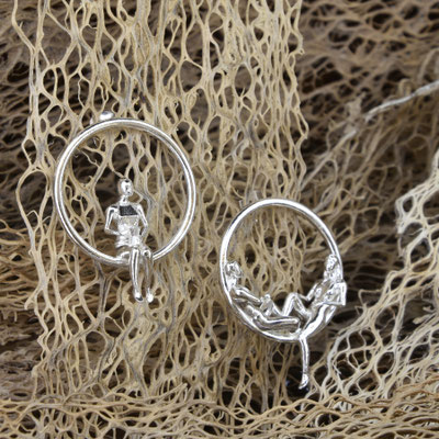 - Isa und Lynn & Anina geniesst ein Kaffee - Ohrringe Paar 330.- Die verschiedenen Ohrringe können frei kombiniert werden.