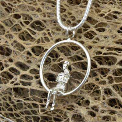  - Julia mit Baby - Anhänger ohne Kette 219.- Schlangenkette 130.-