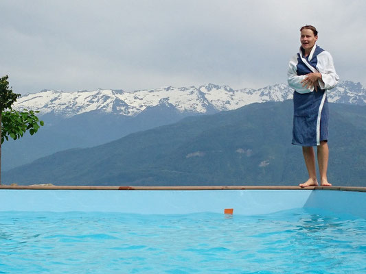 Piscine panoramique avec vue sur les montagnes de Savoie - Les 7 Sartots