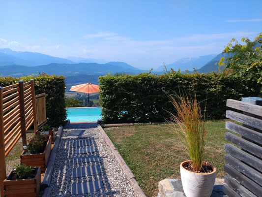 access to pool area and solarium les 7 sartots