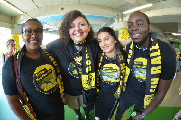 Ein Ball - eine Welt  Dortmund, 05.06.2016, Interkulturelles Stadionfest "Ein Ball - eine Welt!" im Signal Iduna Park.  "Nachweis Paul Ehrlich Berufskolleg / Fotografin: Claudia Hoster"